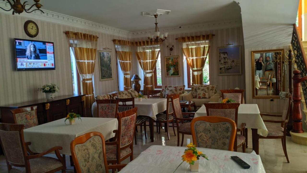 Hotel Guri Ελβασάν Δωμάτιο φωτογραφία